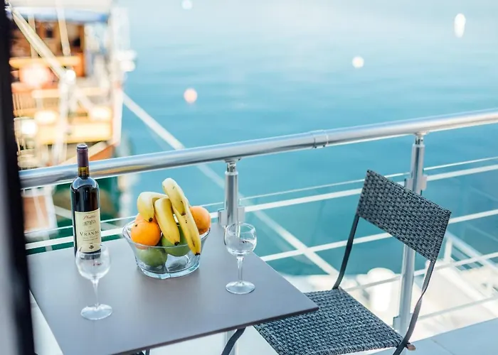 Beachfront Apartments Tivat