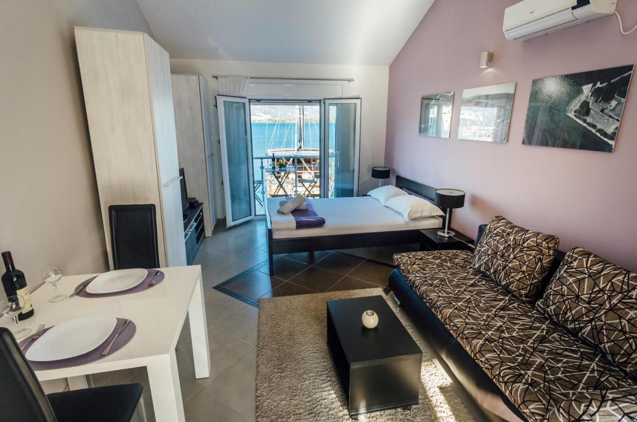 Апартаменти Beachfront Тиват