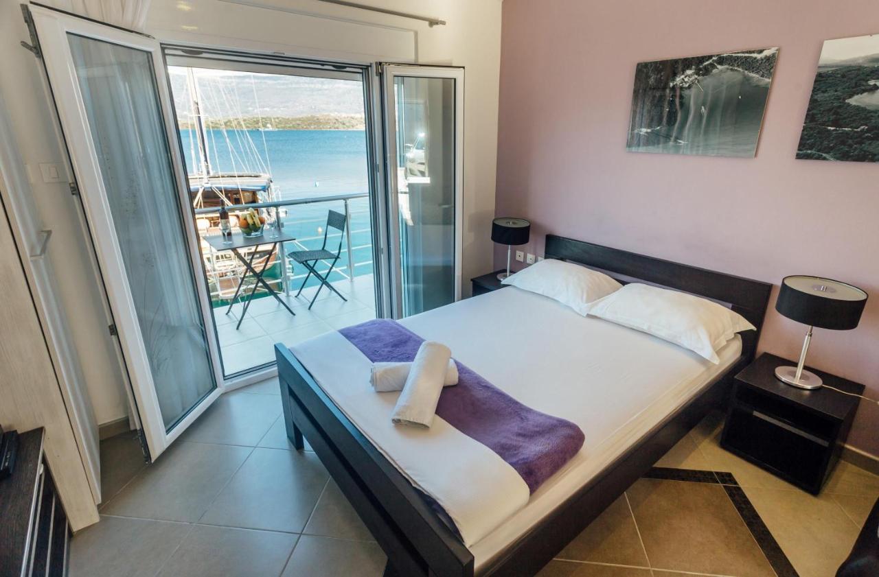 Beachfront Апартаменти