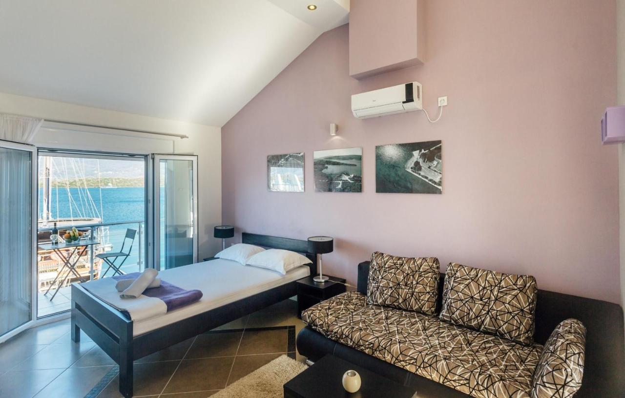 Beachfront טיווט